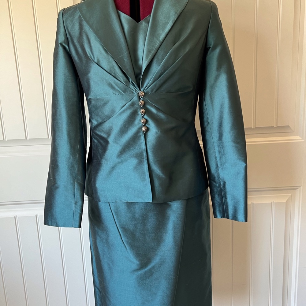 Silk, completely lined formal 3 piece suit.